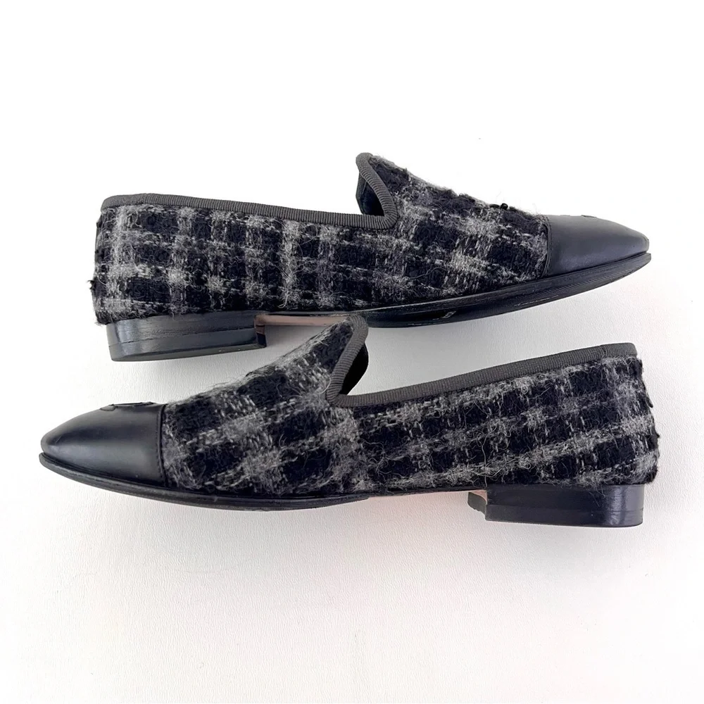CHANEL | Tweed Cap Toe Loafers Flats CC Interlocking Logo Black Grey‎ Plaid 36.5